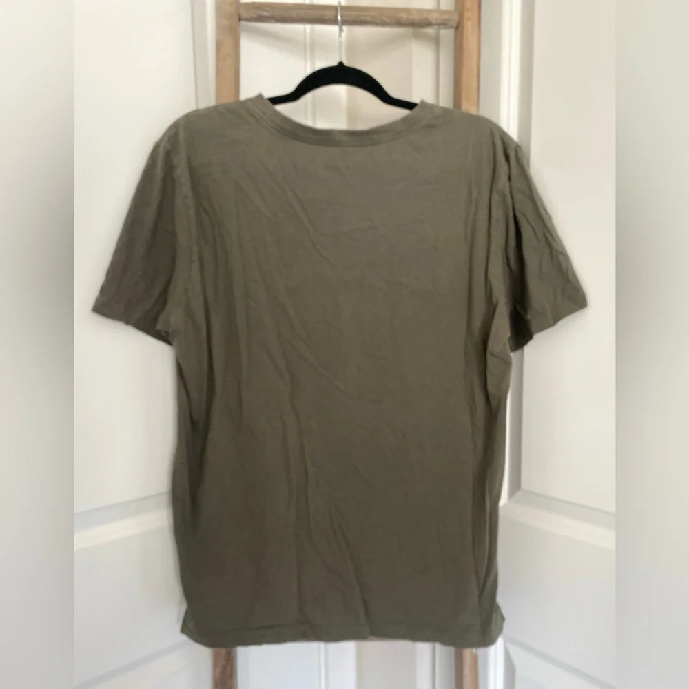 NWOT - Men’s Nike Short Sleeve T-Shirt - Size Large